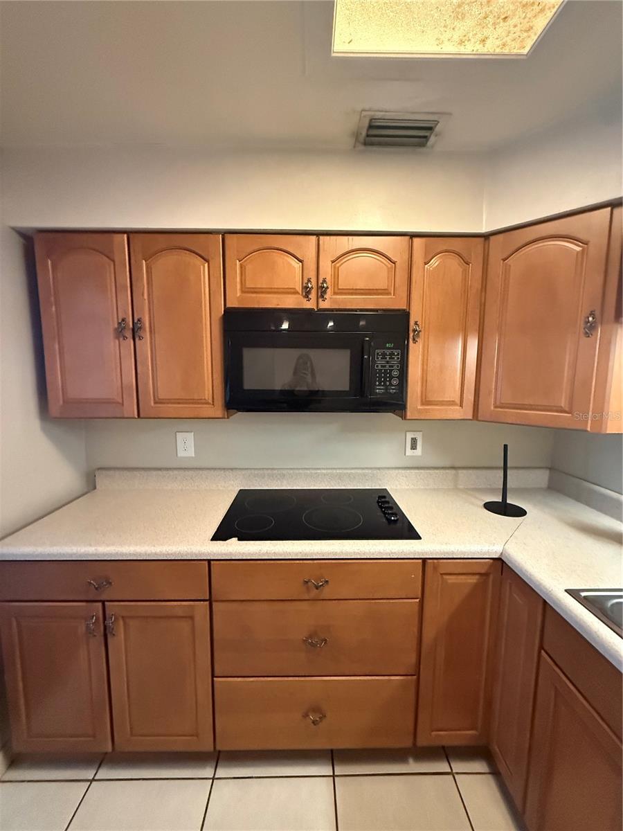 BATEY CHARLES C RESUB - Residential Lease