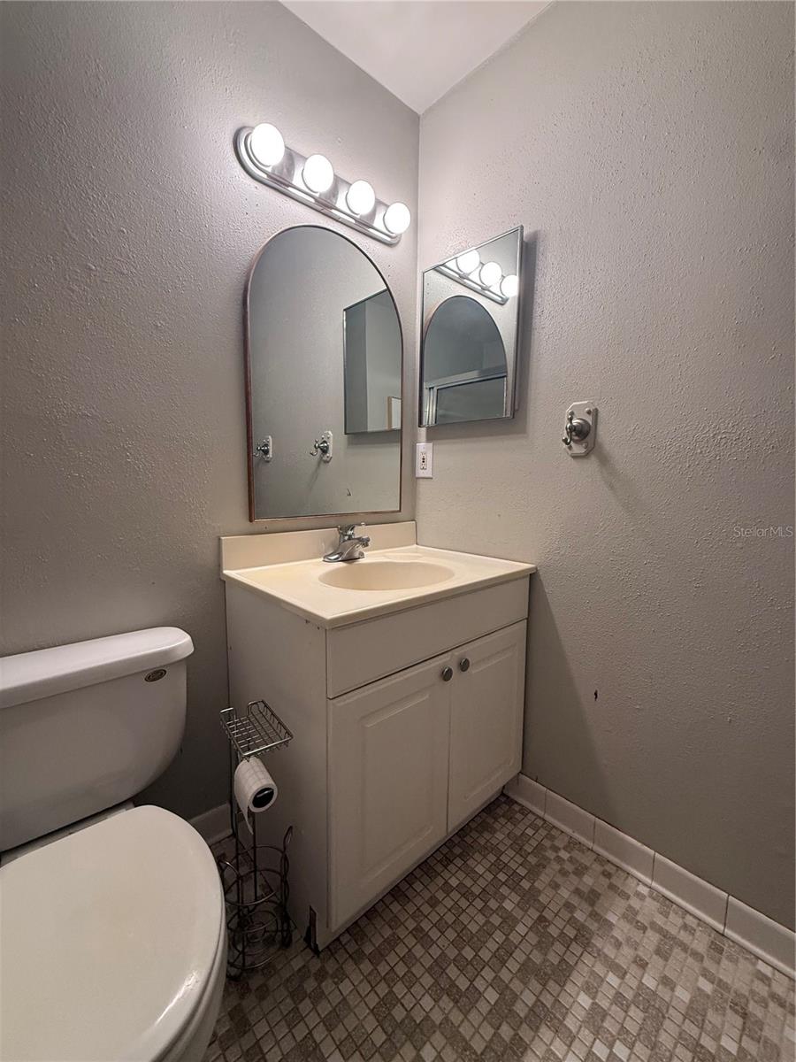 BATEY CHARLES C RESUB - Residential Lease