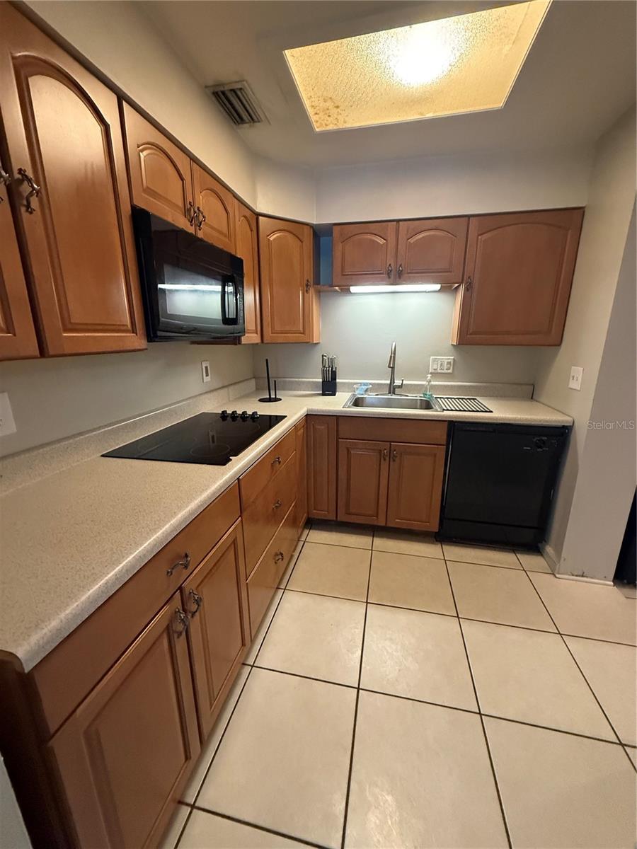 BATEY CHARLES C RESUB - Residential Lease