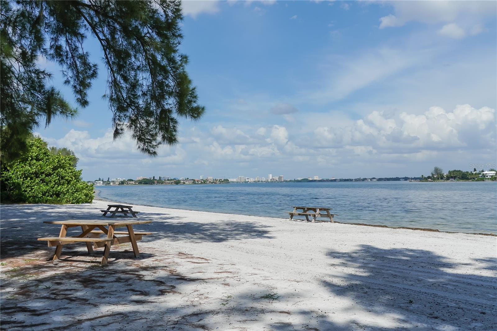LIDO POINTE - Residential