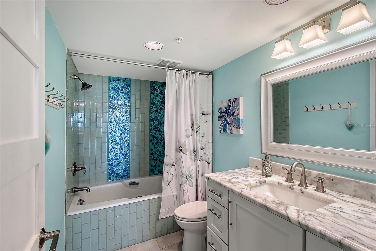 LIDO POINTE - Residential