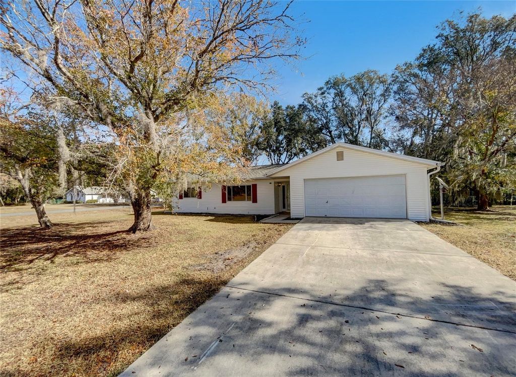 Photo of 10785 SW 78th Avenue, Ocala, FL 34476 (MLS # O6373154)
