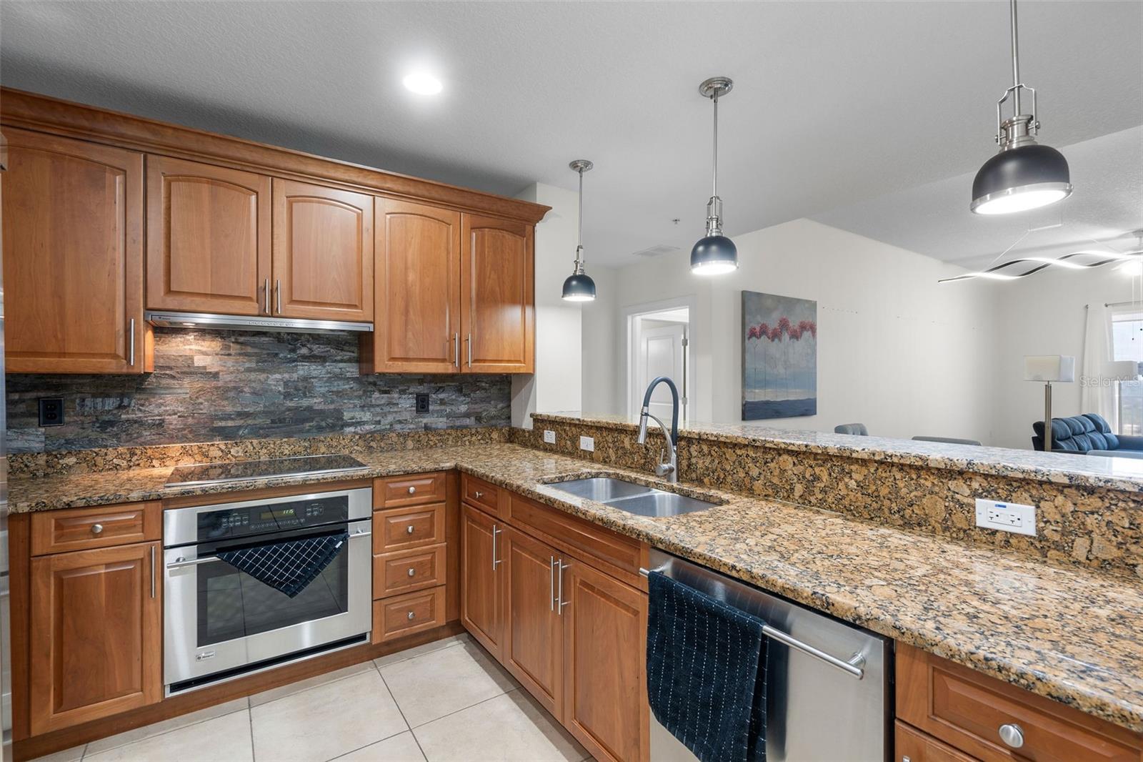 STATION SQUARE CONDO - Residential