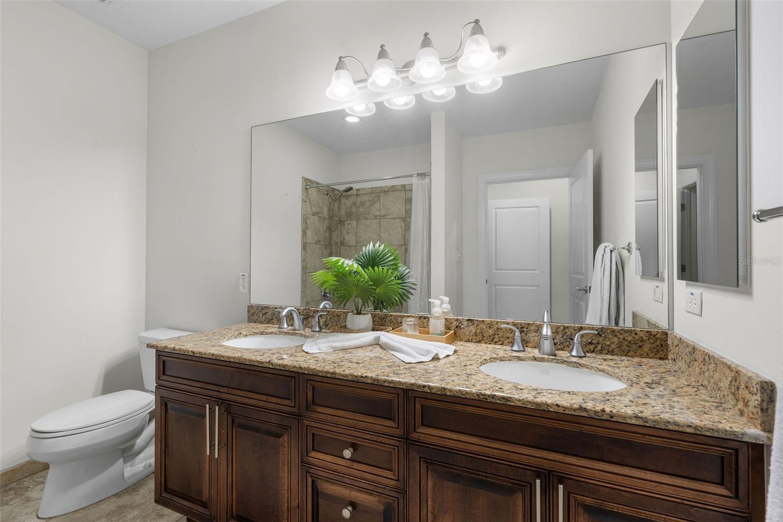 STATION SQUARE CONDO - Residential