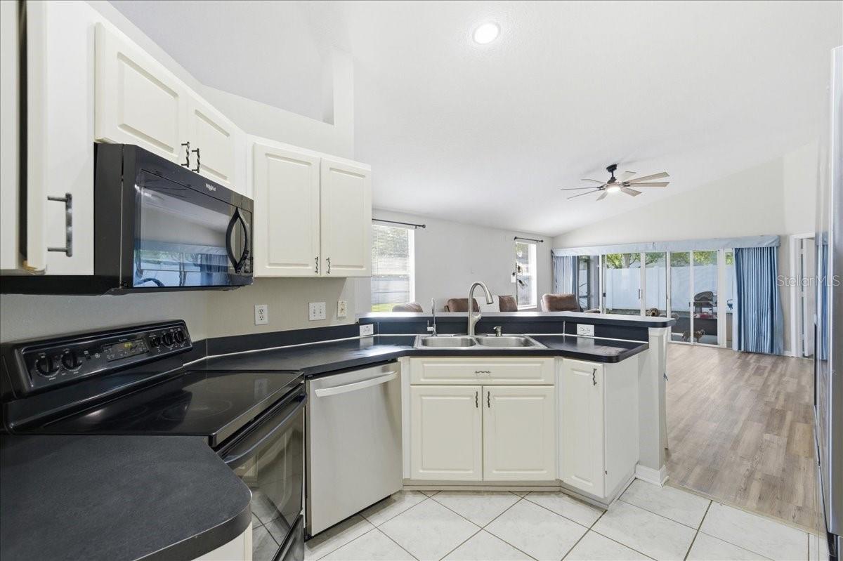 NEW RIVER LAKES PH C02 - Residential