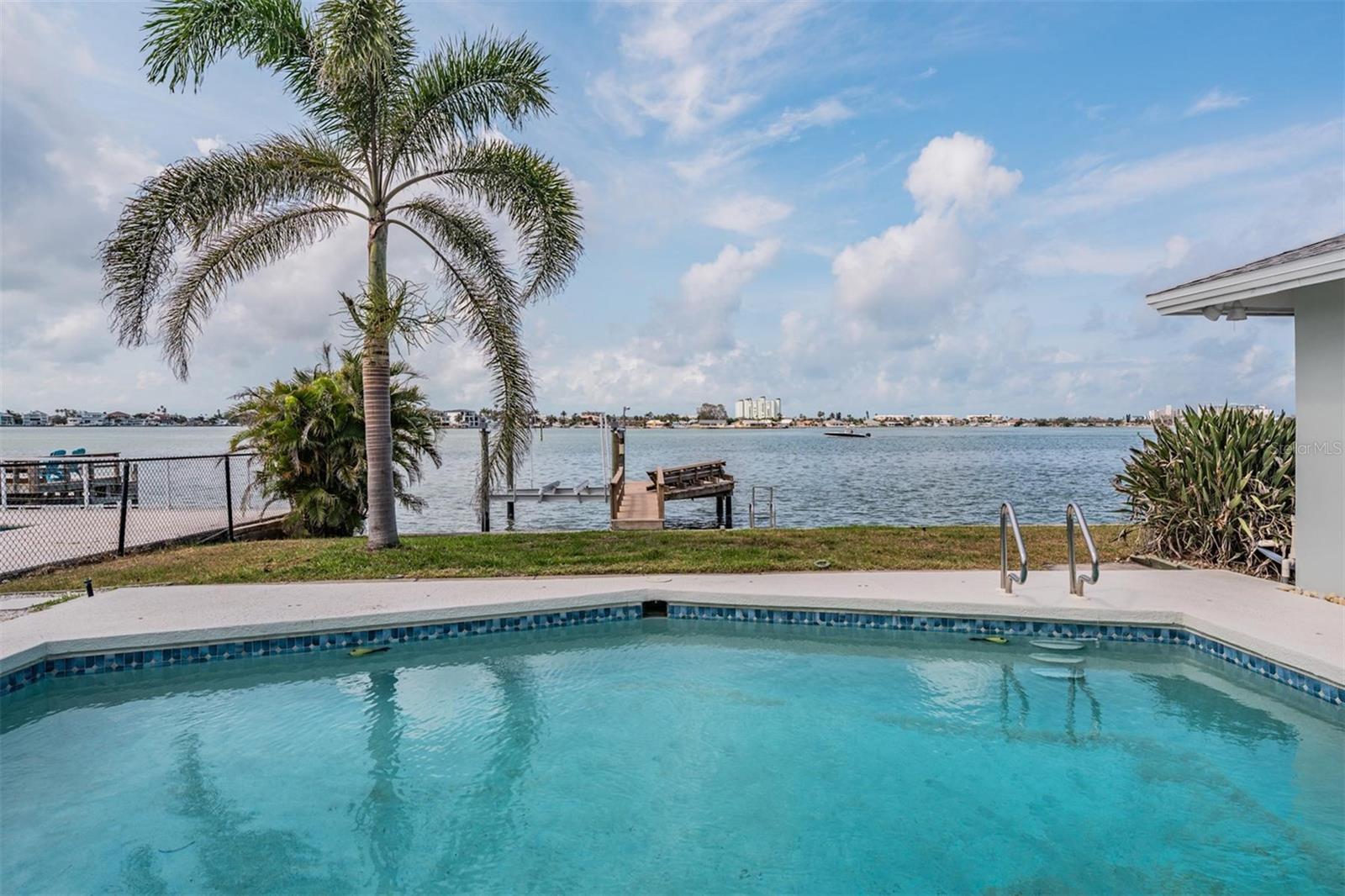 PASADENA ISLE - Residential