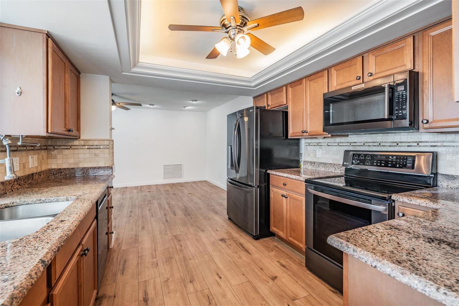 PASADENA ISLE - Residential