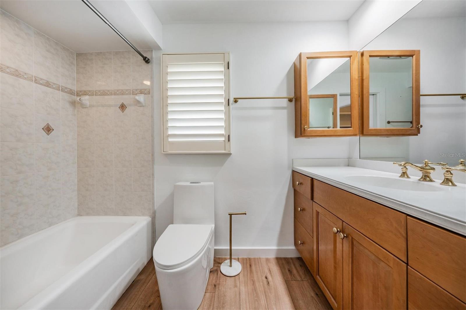 PASADENA ISLE - Residential