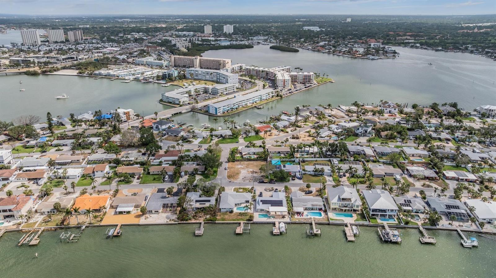 PASADENA ISLE - Residential