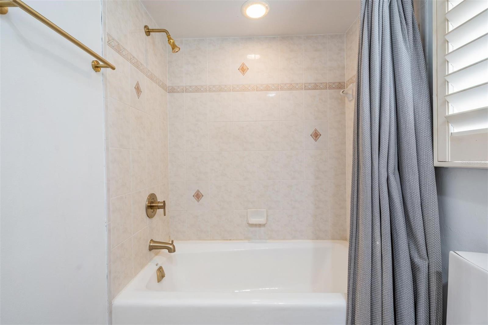 PASADENA ISLE - Residential