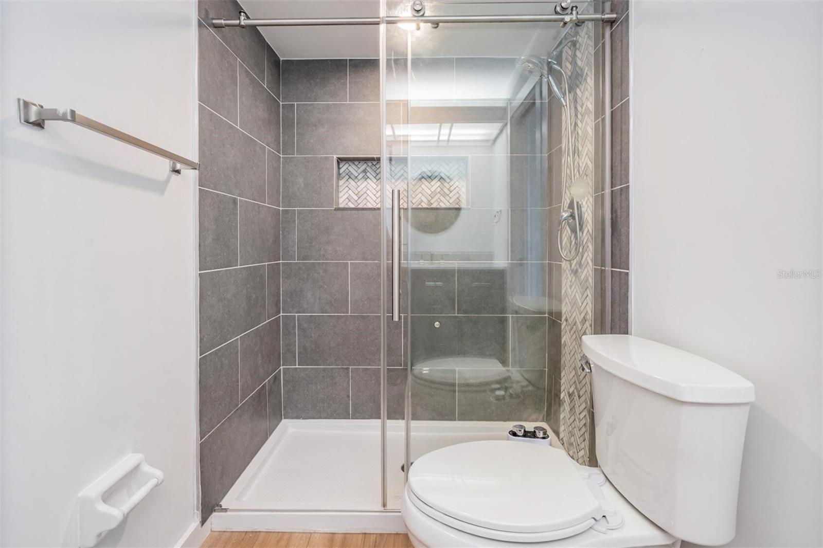 PASADENA ISLE - Residential