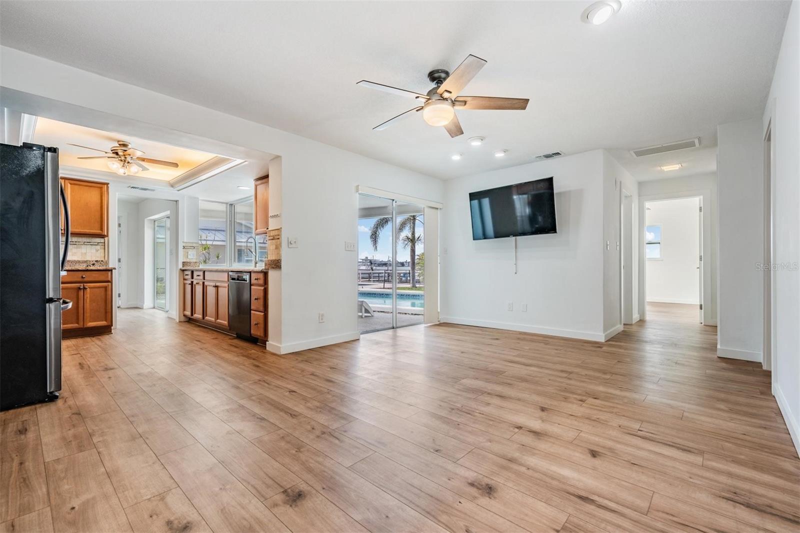 PASADENA ISLE - Residential