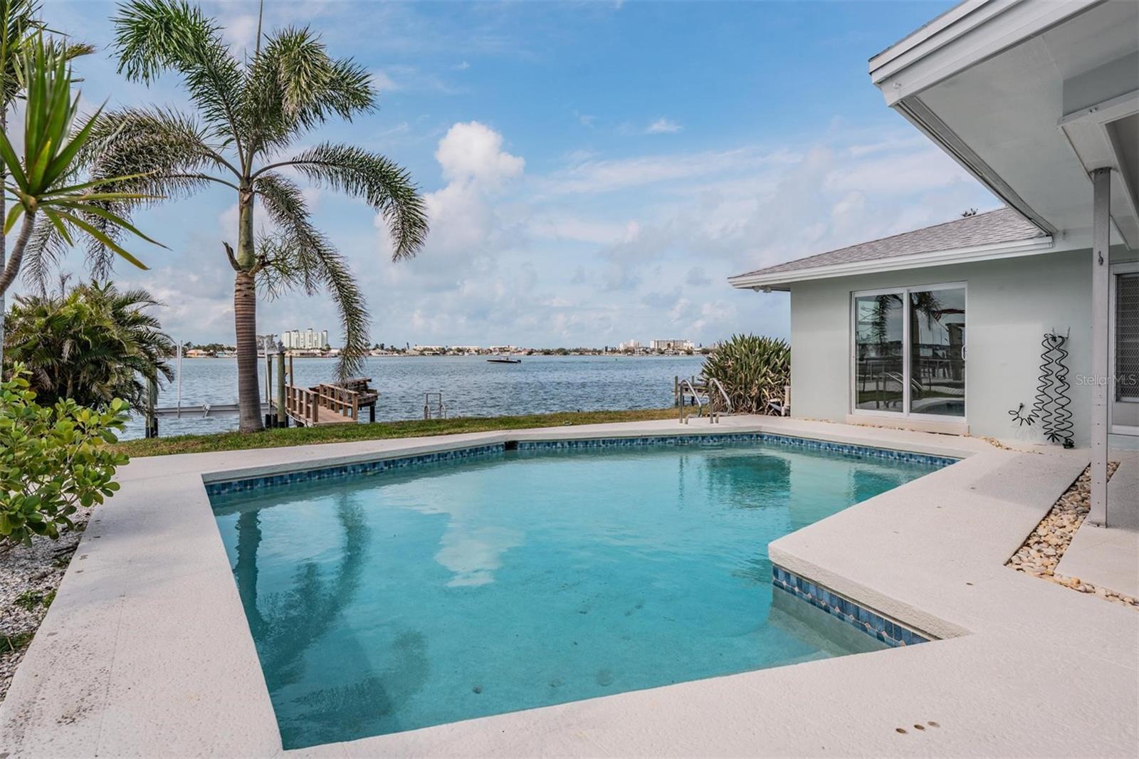 PASADENA ISLE - Residential