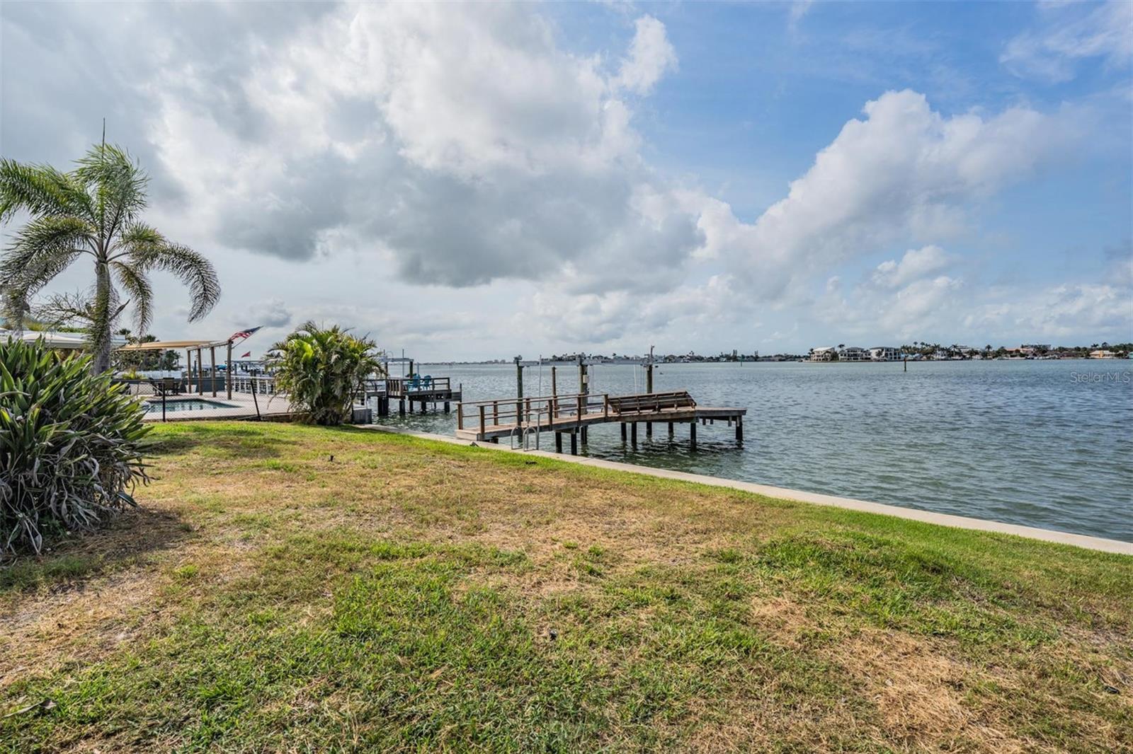 PASADENA ISLE - Residential