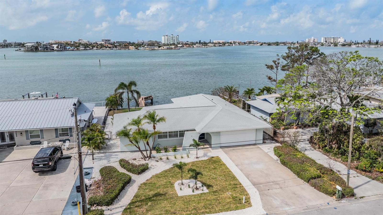 PASADENA ISLE - Residential