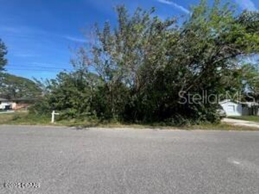 Ideal Lot - Prime Location. No HOA!  Here's your opportunity to build your dream.  Perfectly positioned, this lot is conveniently located close to shopping centers, restaurants and the airport, ensuring everyday convenience is right at your doorstep.