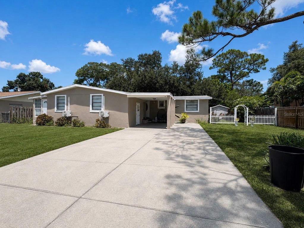 Photo of 603 60th Avenue W, Bradenton, FL 34207 (MLS # A4702200)