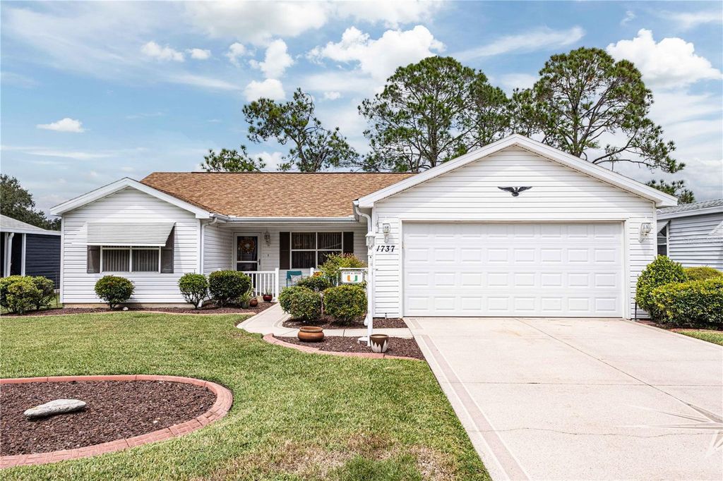 Photo of 1737 Lauren Lane, Lady Lake, FL 32159 (MLS # G5102847)