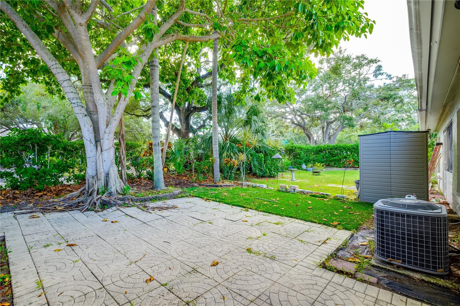 BAY TOWNE - Residential