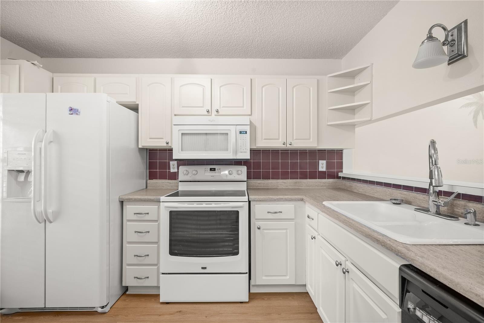 BAY TOWNE - Residential