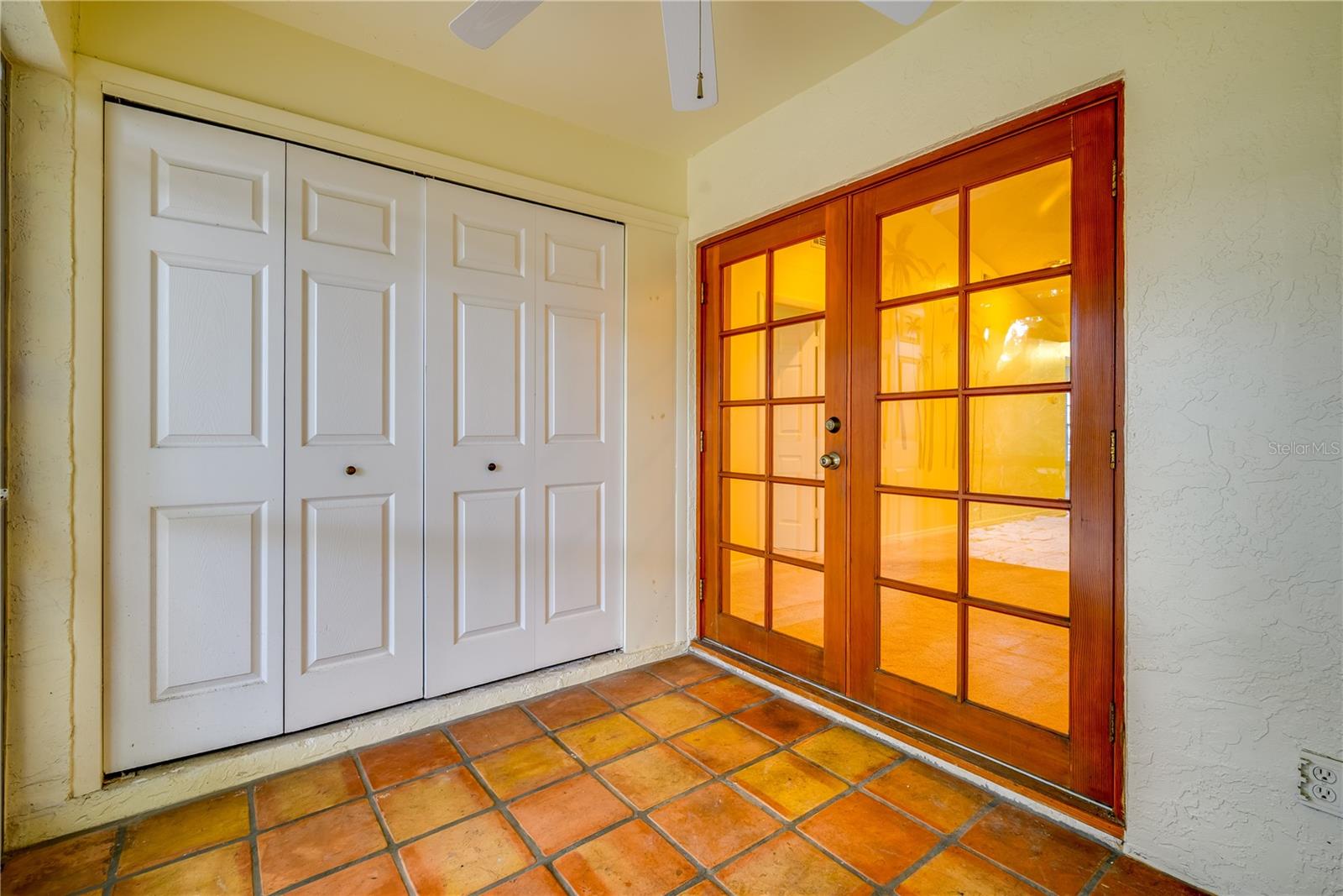 BAY TOWNE - Residential