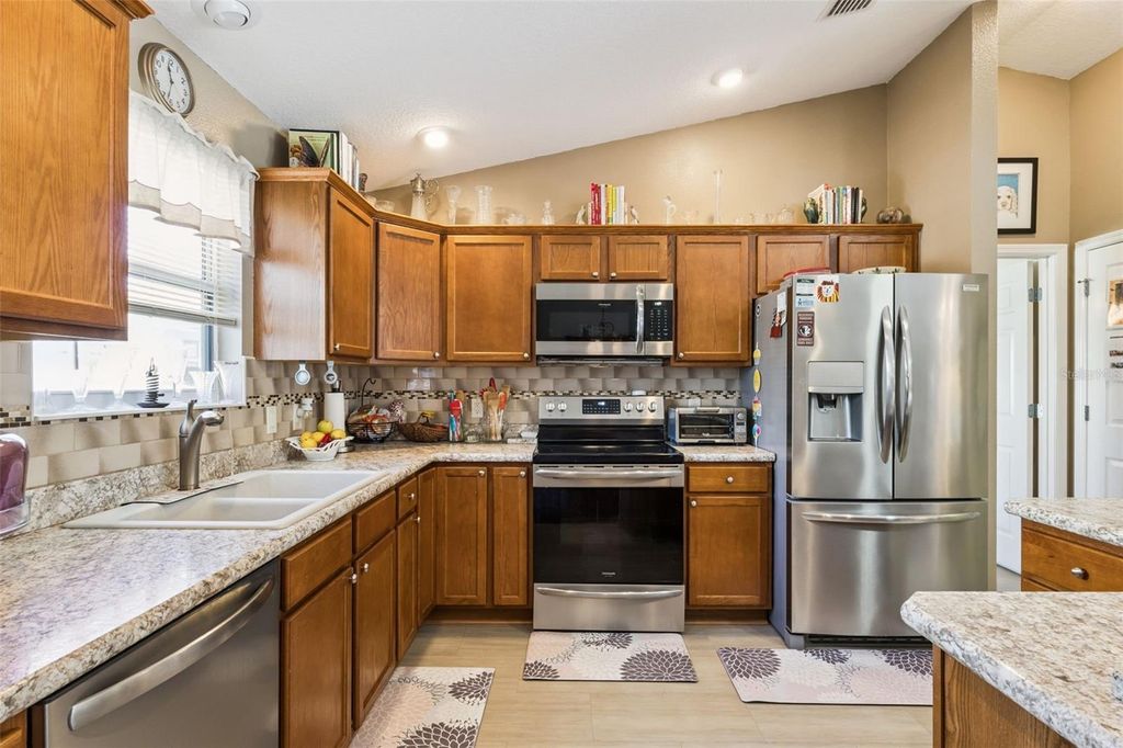 Photo of 909 Abaco Path, The Villages, FL 32163 (MLS # O6356597)