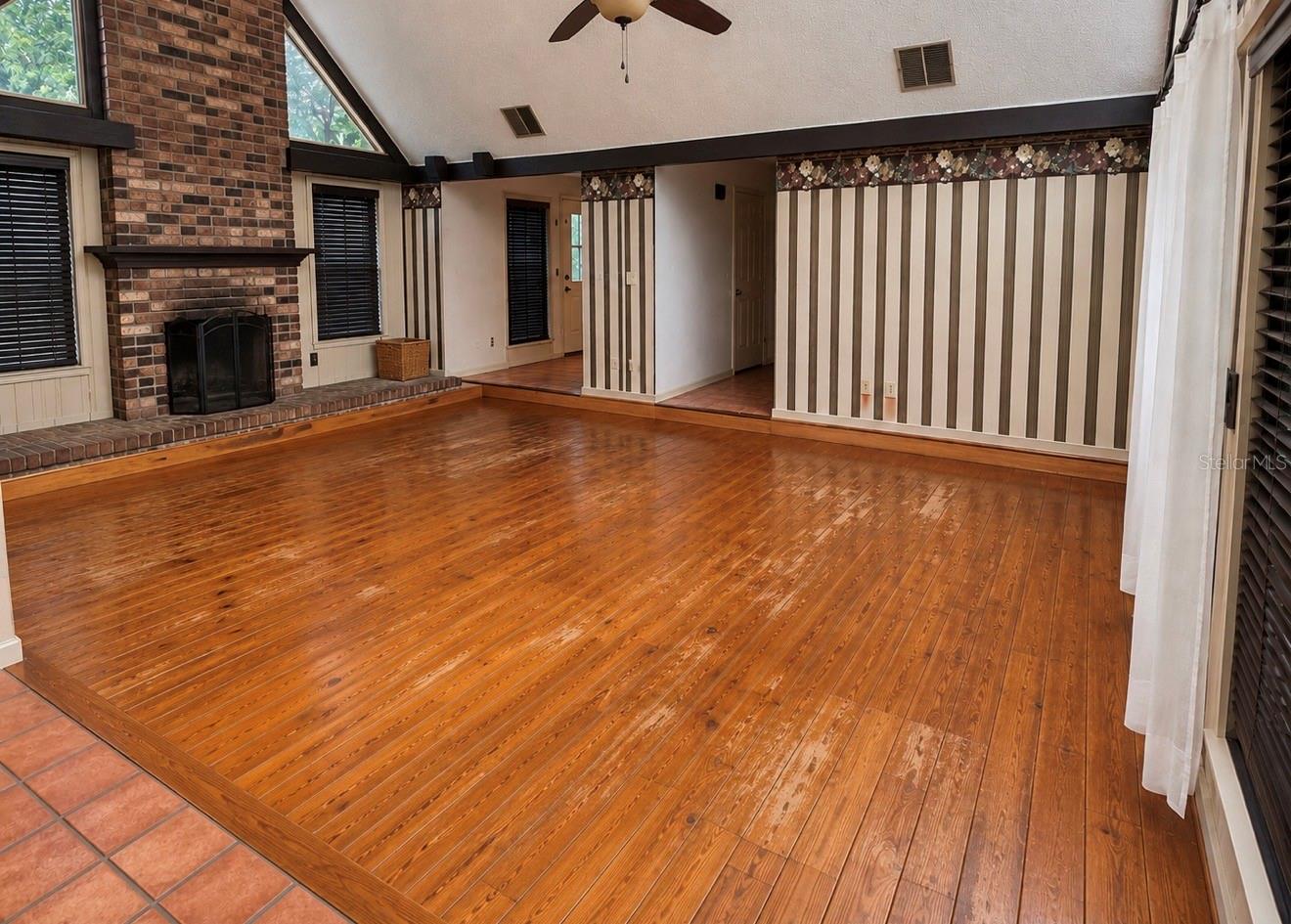 5125 OAKWOOD TRAIL