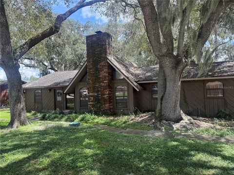 Photo of 5125 Oakwood Trail, Mulberry, FL 33860 (MLS # L4964873)