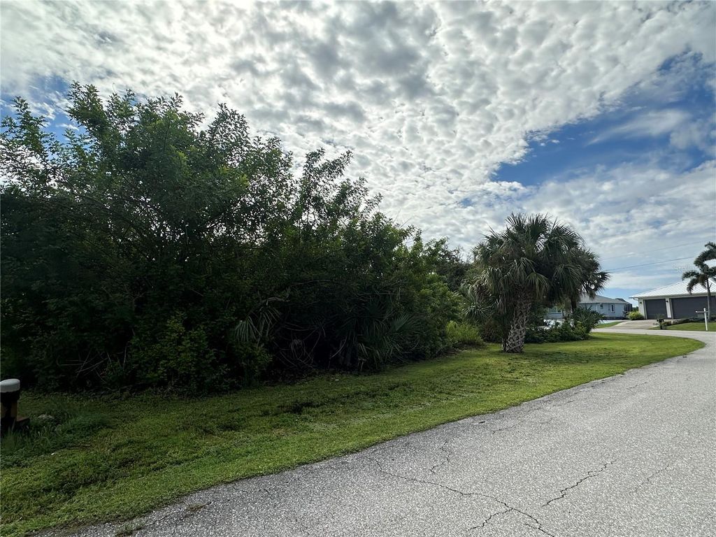 Photo of 18379 Arapahoe Circle, Port Charlotte, FL 33948 (MLS # C7514693)