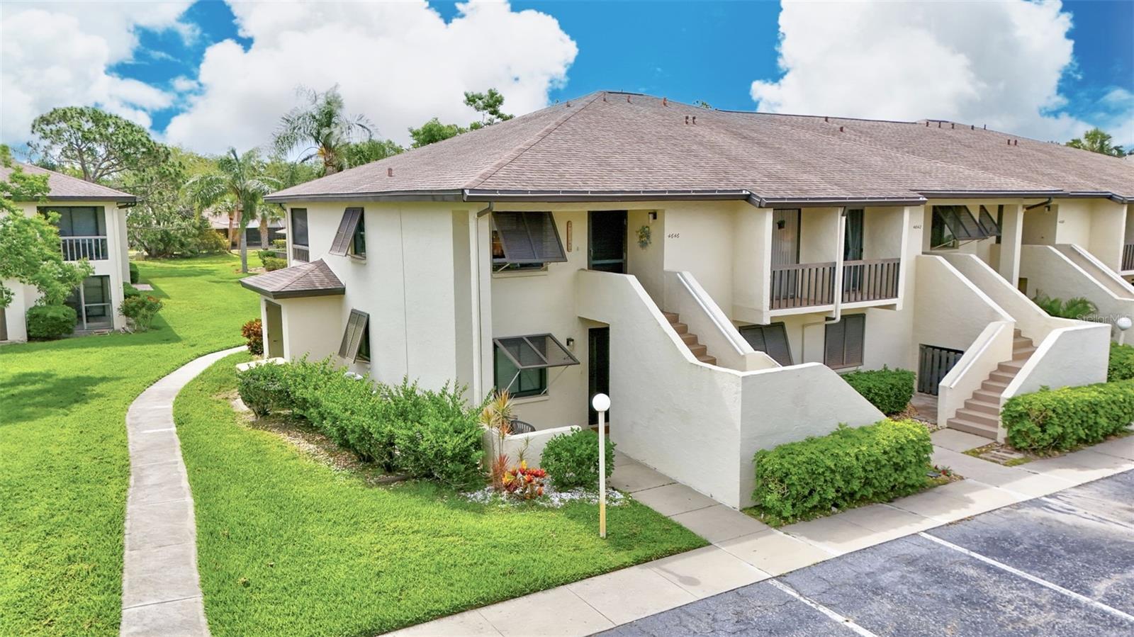 LONGWATER CHASE - Residential