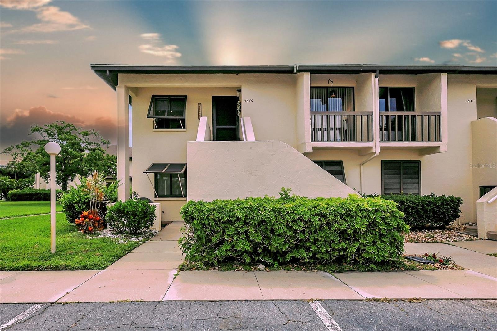 LONGWATER CHASE - Residential