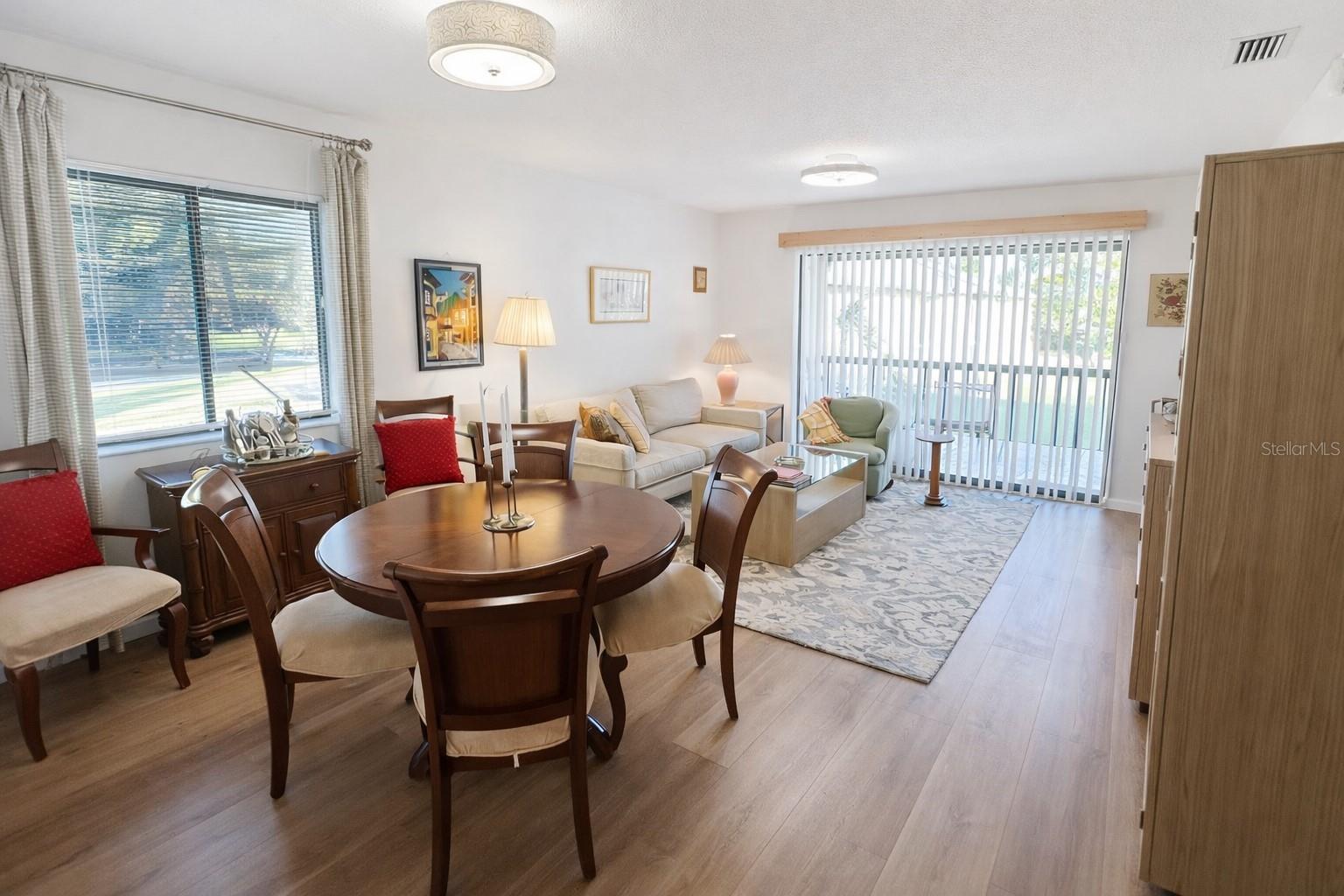 THE MEADOWS - LONGWATER CHASE - Residential