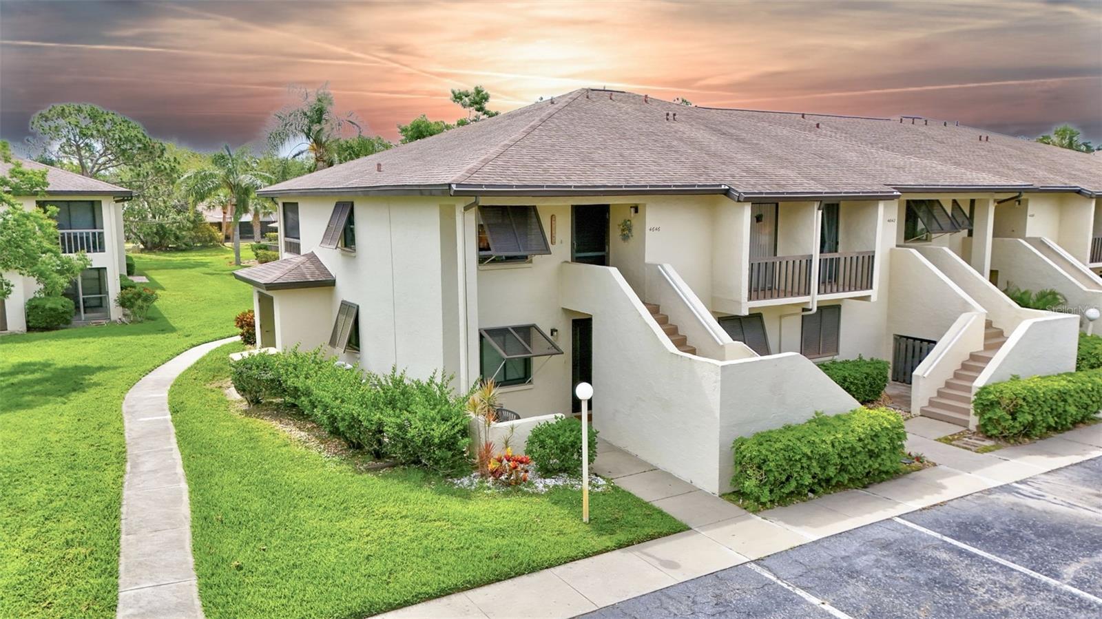 LONGWATER CHASE - Residential