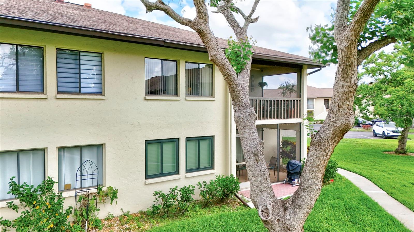 LONGWATER CHASE - Residential