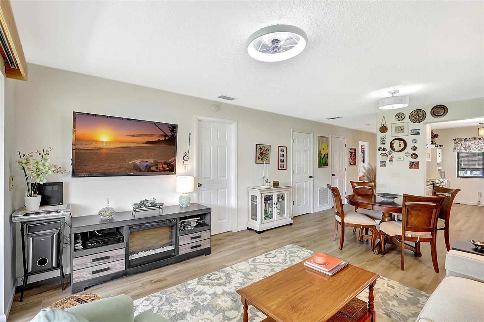 LONGWATER CHASE - Residential