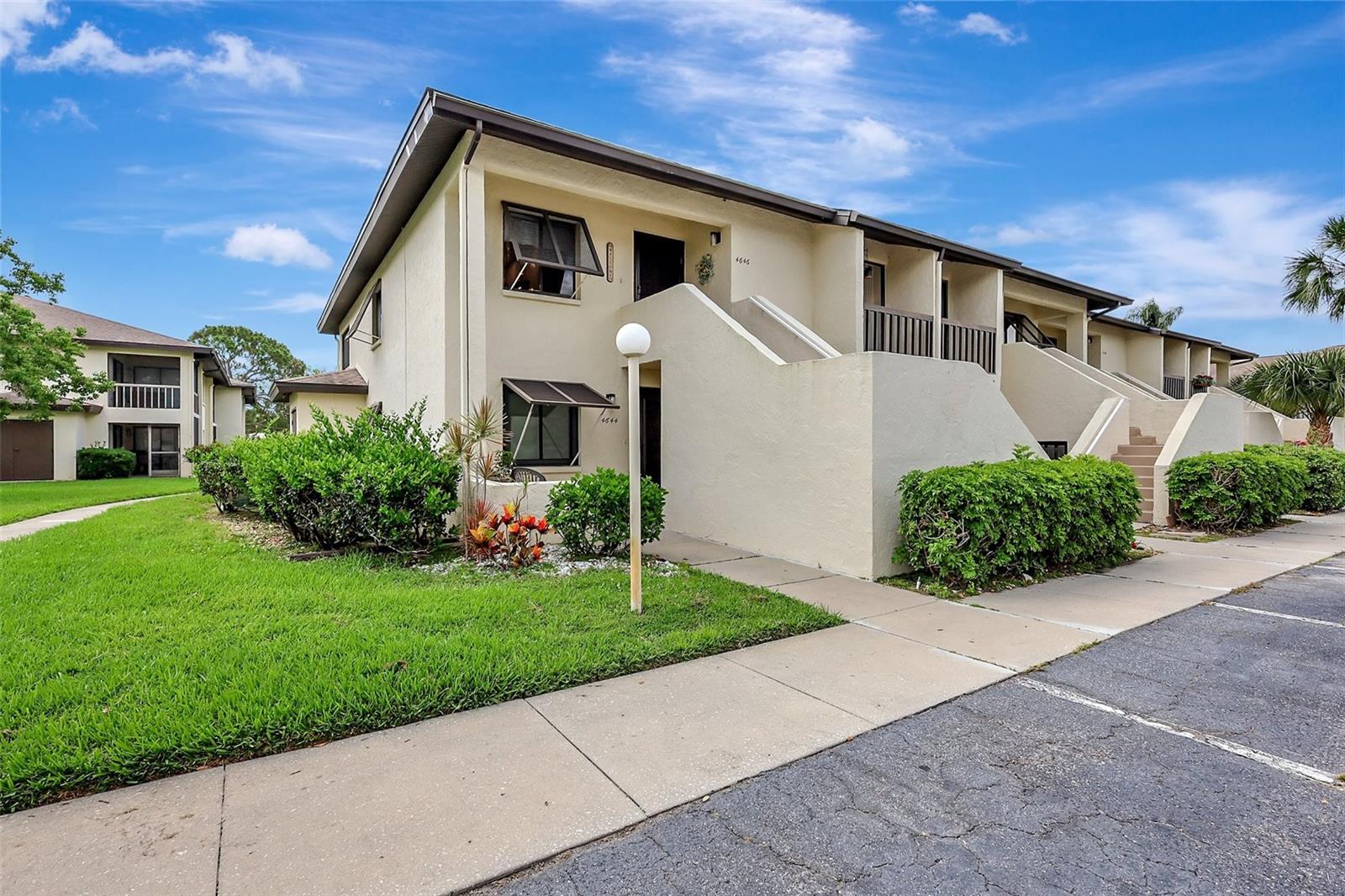 LONGWATER CHASE - Residential