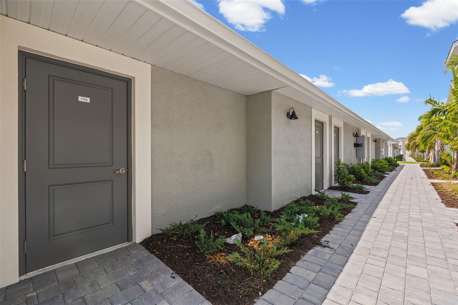 CALUSA COUNTRY CLUB - Residential Lease