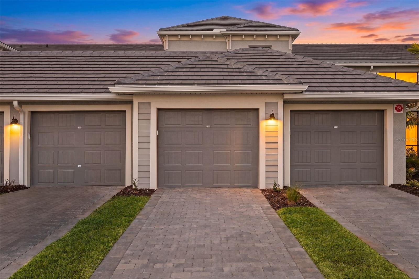 CALUSA COUNTRY CLUB - Residential Lease