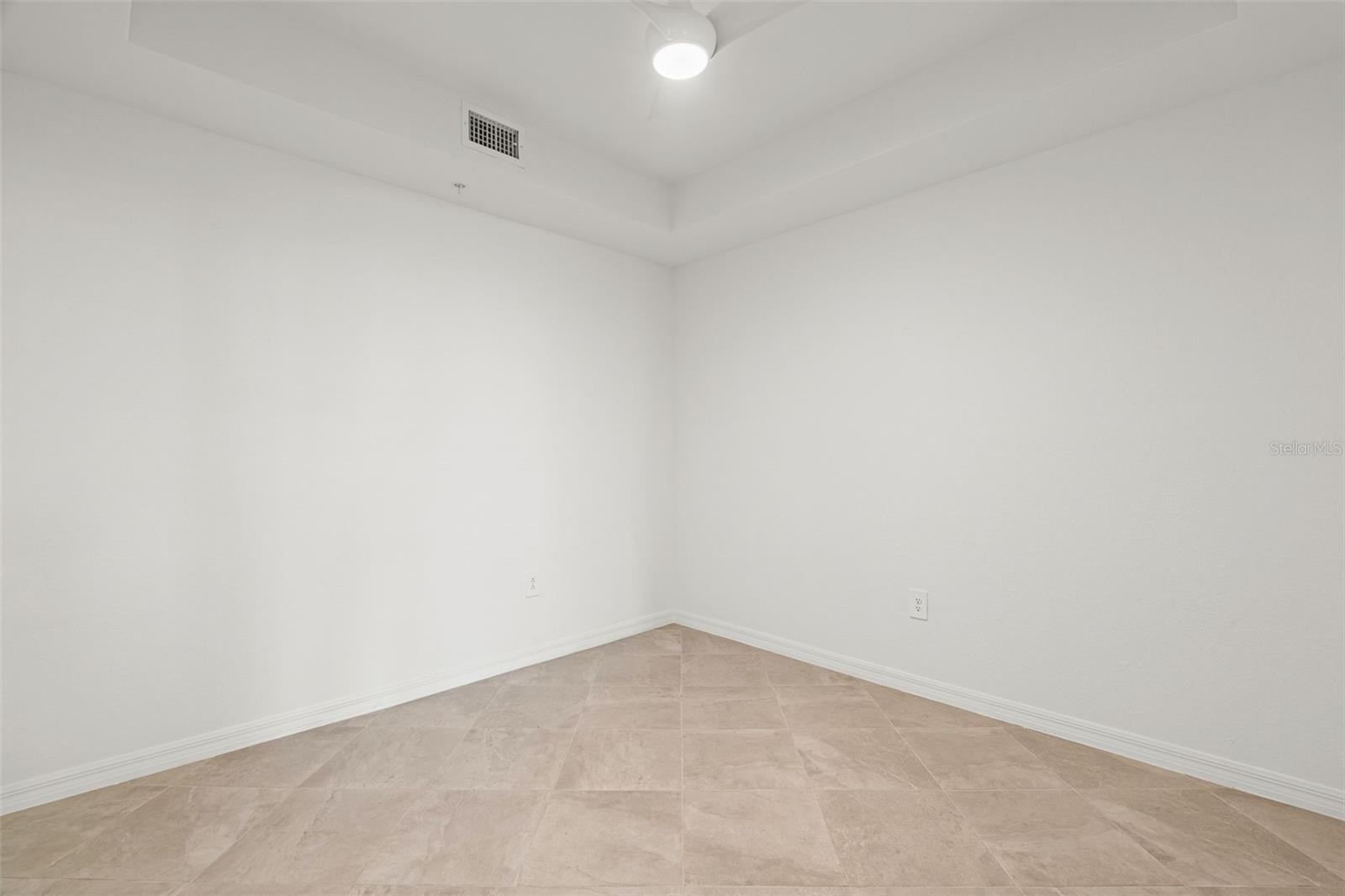 CALUSA COUNTRY CLUB - Residential Lease