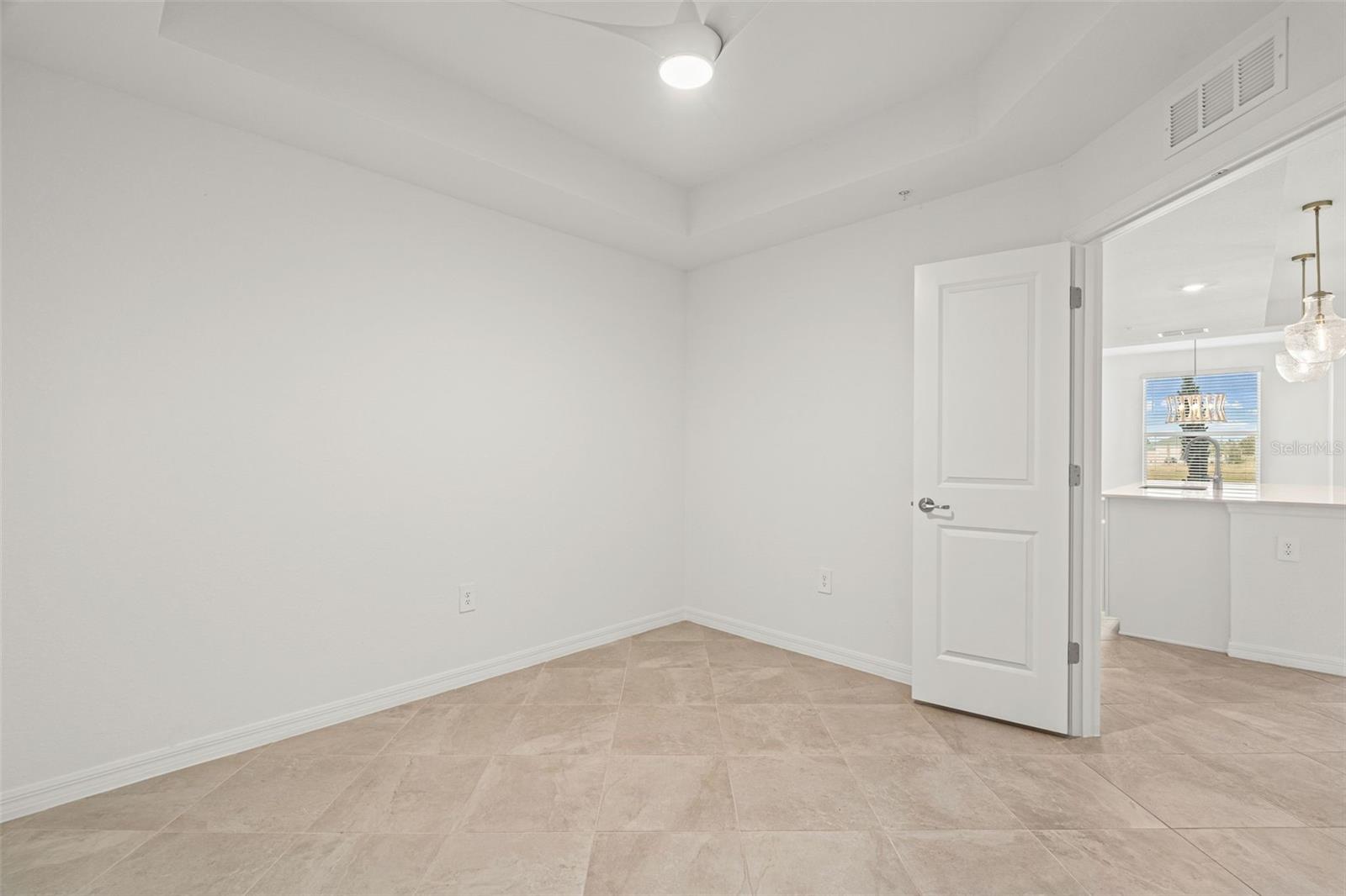 CALUSA COUNTRY CLUB - Residential Lease