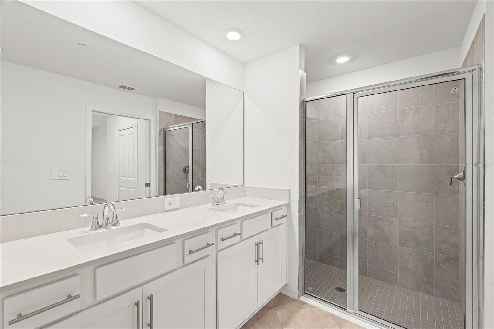 CALUSA COUNTRY CLUB - Residential Lease