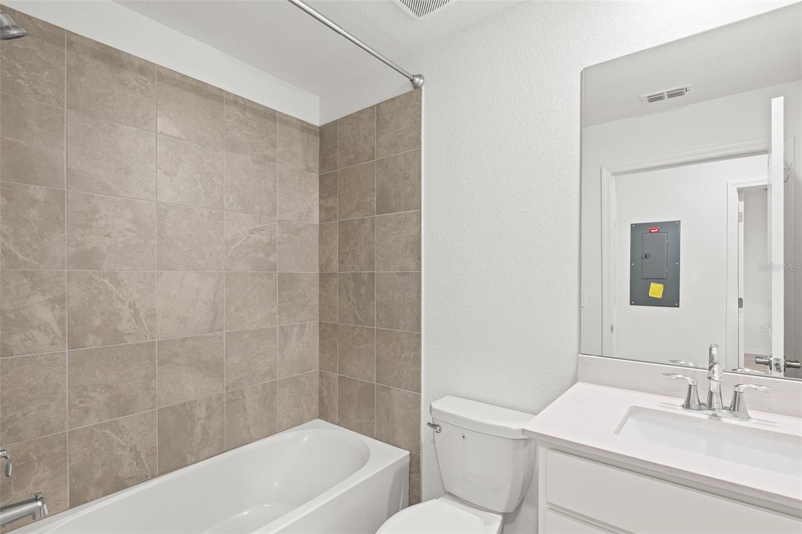 CALUSA COUNTRY CLUB - Residential Lease