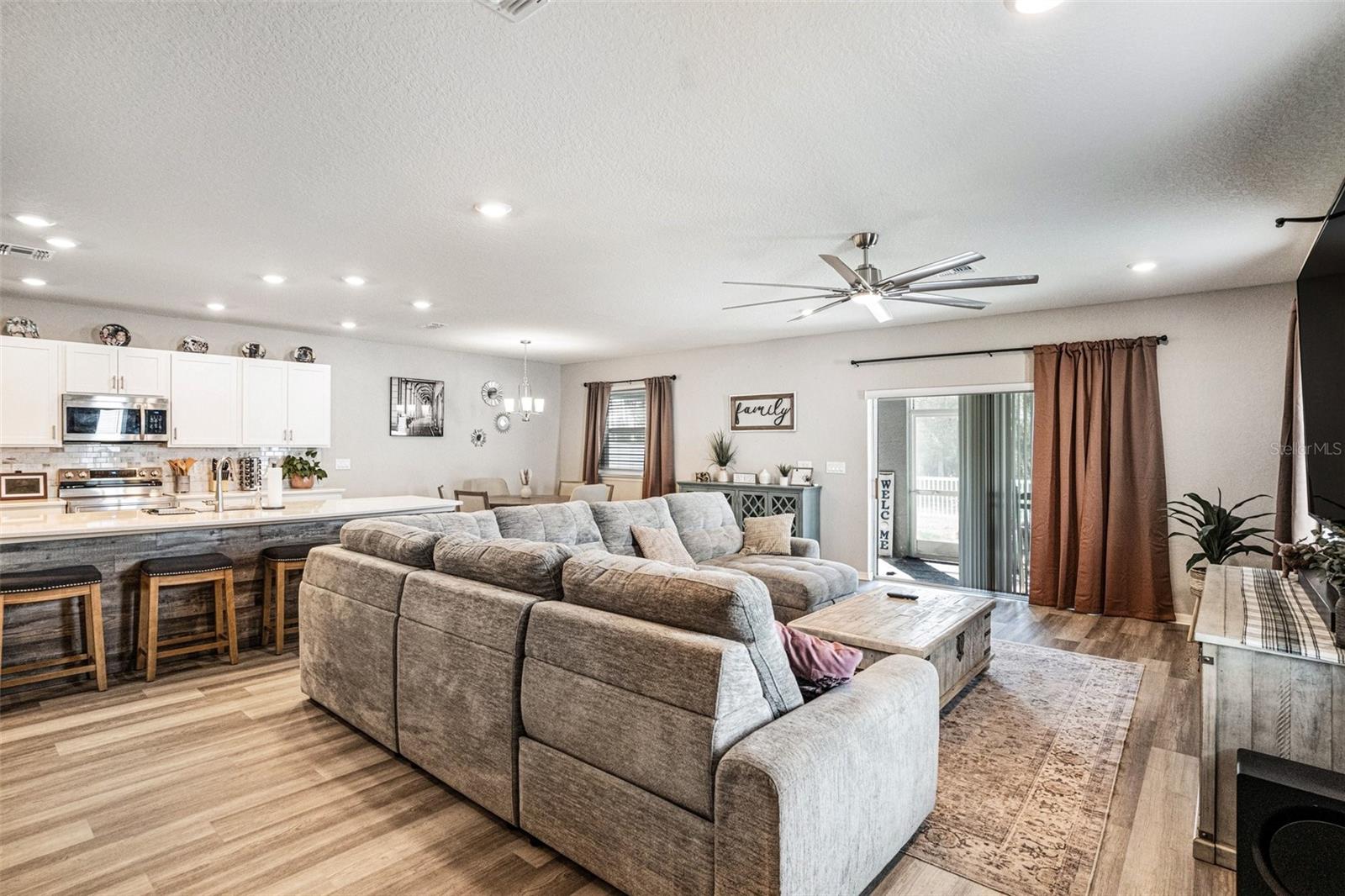 6518 PEBBLEBROOKE DRIVE