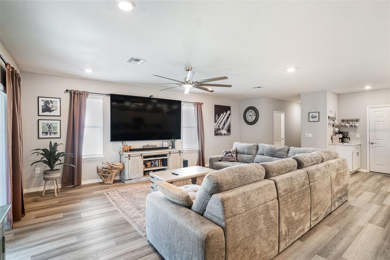 6518 PEBBLEBROOKE DRIVE