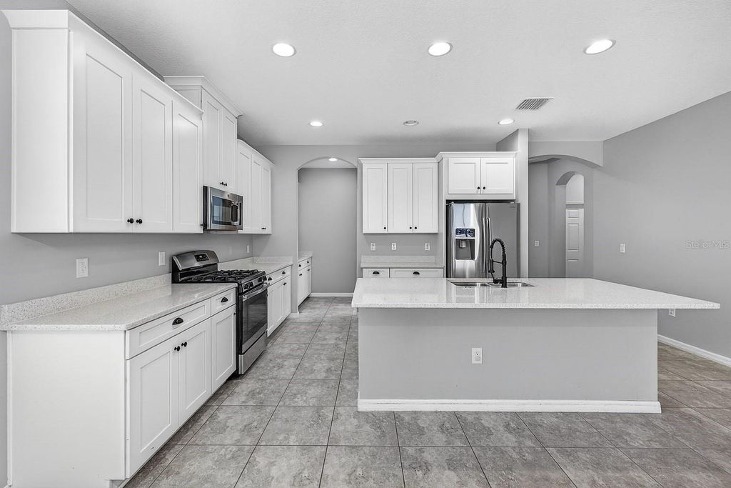 Photo of 17651 Bright Wheat Drive, Lithia, FL 33547 (MLS # TB8398515)