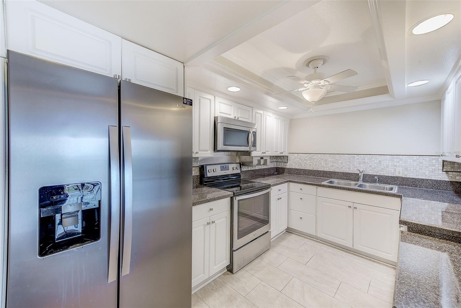 220 BELLEVIEW BOULEVARD 811