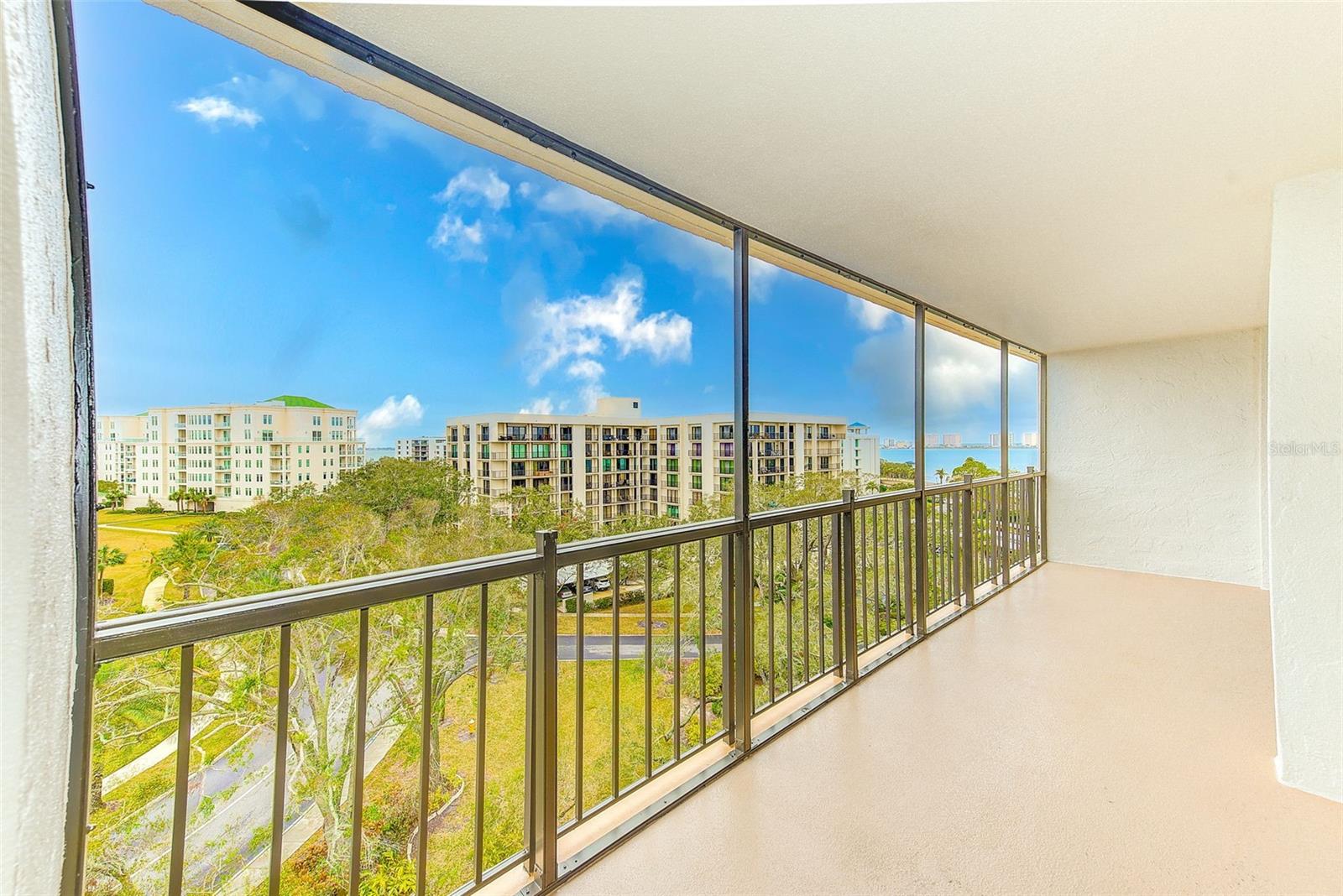 220 BELLEVIEW BOULEVARD 811