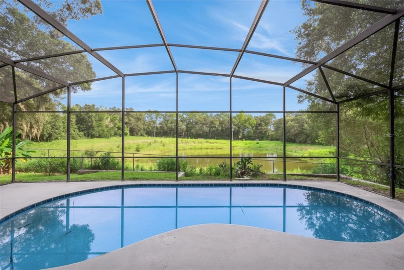 806 OAK FOREST COURT