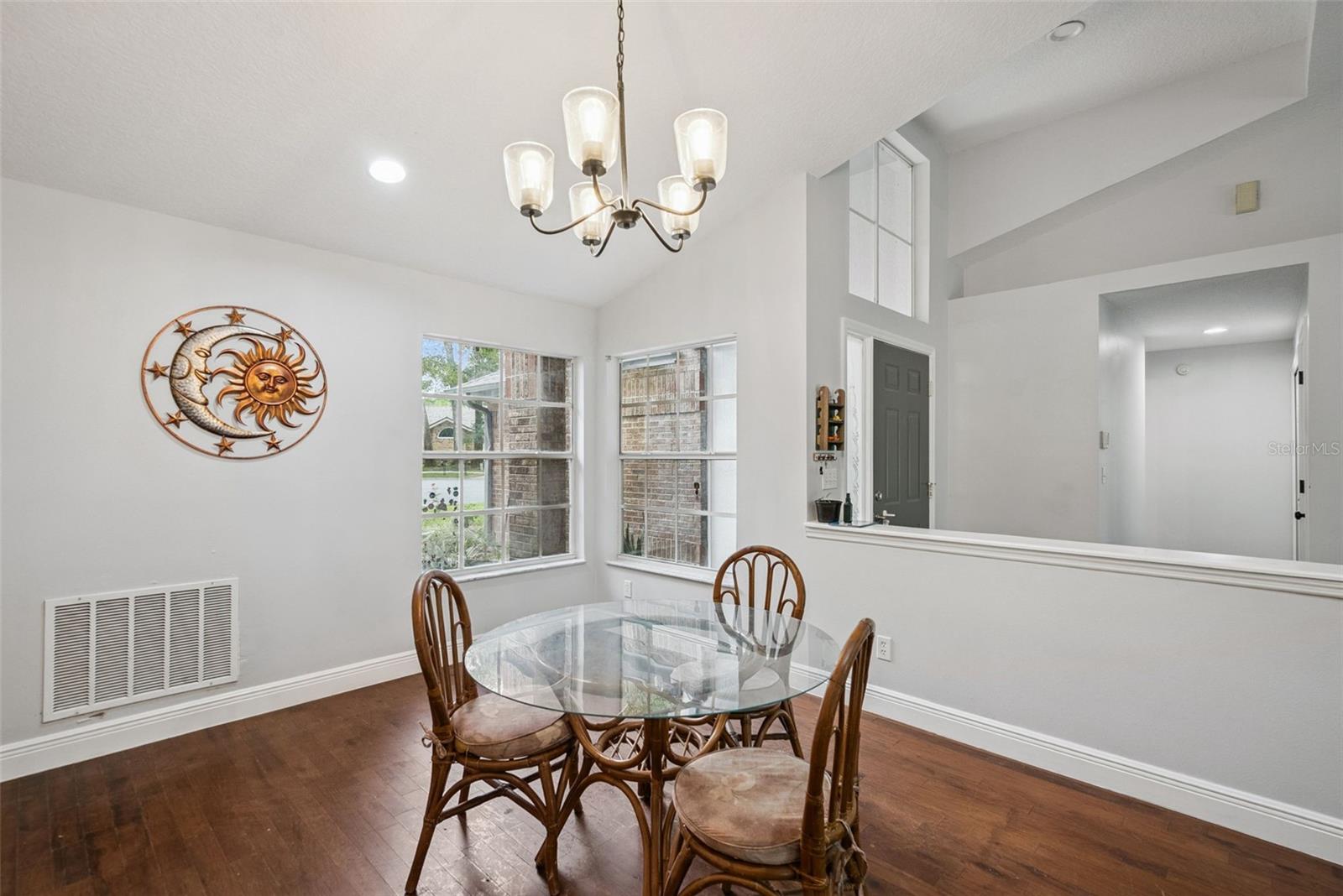 806 OAK FOREST COURT