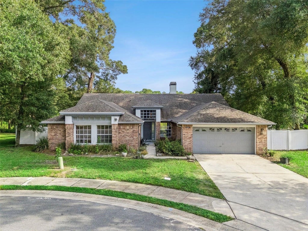 Photo of 806 Oak Forest Court, Deland, FL 32724 (MLS # O6434396)